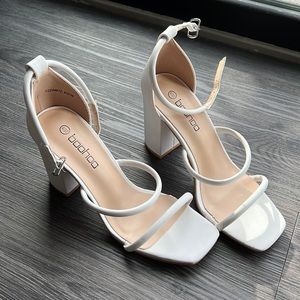 White strapped heel 7